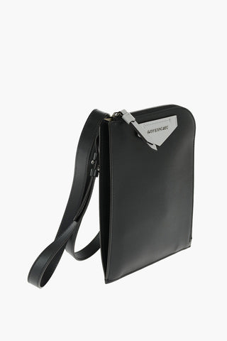 Leather ANTIGONA Folder Bag