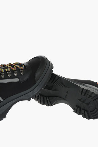 Stivaletti da Trekking Stringati con Lacci a Contrasto e Inserti in Pelle