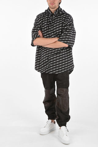 Camicia Monogram a Maniche Corte con Cappuccio