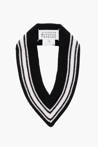 MM10 wool v-neck collar