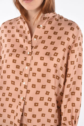 Camicia in Seta con Collo Coreano e Fantasia Geometrica