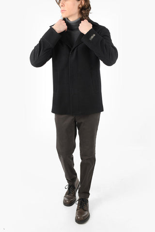 Cappotto Corto con Abbottonatura Nascosta