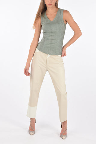 Top Smanicato in Pelle Scamosciata con Collo a V