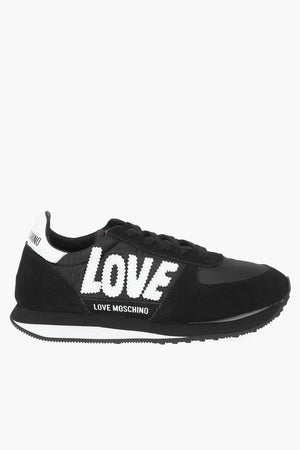 LOVE Sneaker WALK25 mit Logo-Stickerei und Details aus Veloursleder