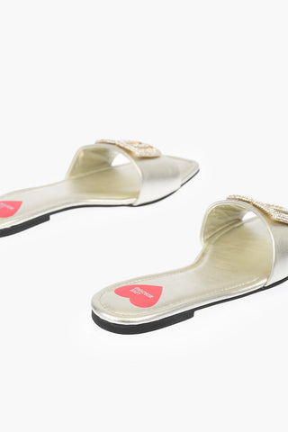 LOVE Sandali Slide in Pelle Laminata FLAT15 con Dettaglio Gioiello Logato