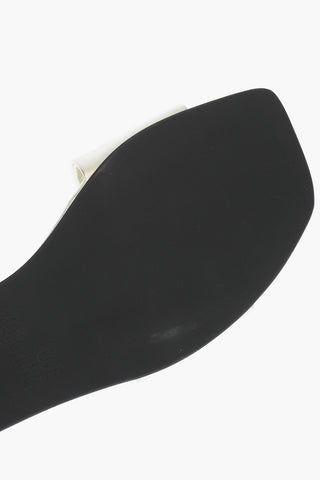 LOVE Sandali Slide in Pelle Laminata FLAT15 con Dettaglio Gioiello Logato