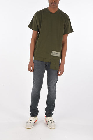 T-shirt girocollo con tasca in vita