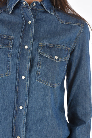 camicia in denim bottoni automatici e ricamo logo sul retro