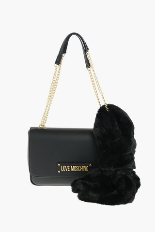 LOVE borsa a spalla in ecopelle con applicazione in ecopelliccia