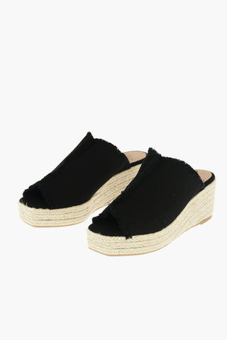 7cm Mules open toe con zeppa in rafia