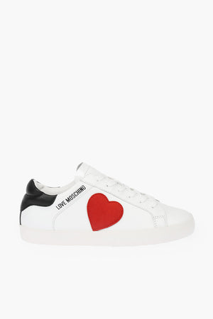 LOVE sneakers basse in pelle con cuore in velour e banda a contrasto
