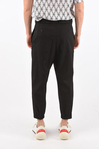 pantalone drop crotch fit con passanti