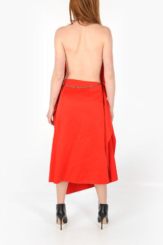 Asymmetrisches Bare-Back-Kleid mit Ketten