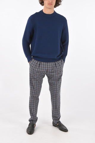 Maglione Girocollo a Coste con Ricamo laterale