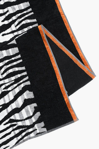 HOME 95x180cm zebra patterned sponge bath sheet