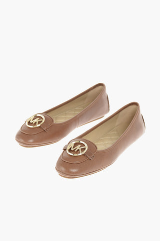 Ballerine LILLIE in Pelle con Logo in Metallo
