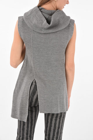 Maglia Smanicata a Costine con Maxicollo