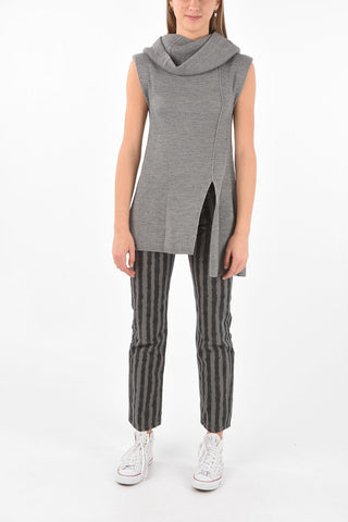 Maglia Smanicata a Costine con Maxicollo