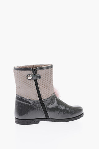patent leather ankle boots with inner fur and flowers detail