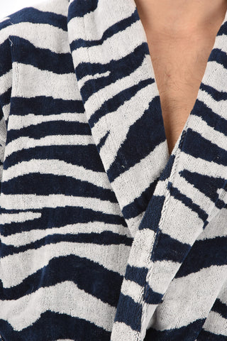 HOME zebra printed sponge bathrobe