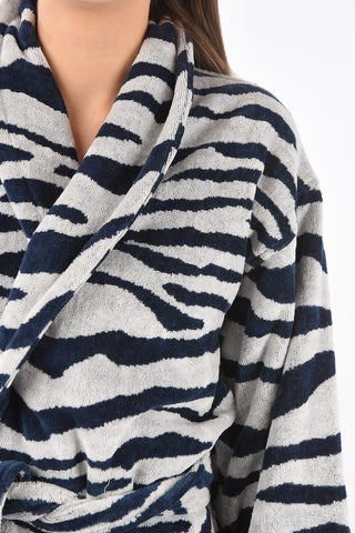 HOME zebra printed sponge bathrobe