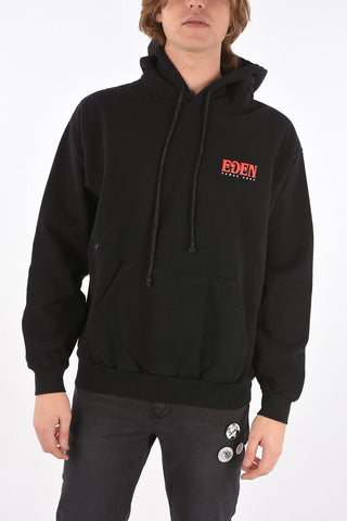 Kapuzenpullover aus recycelter Baumwolle mit Rückendruck