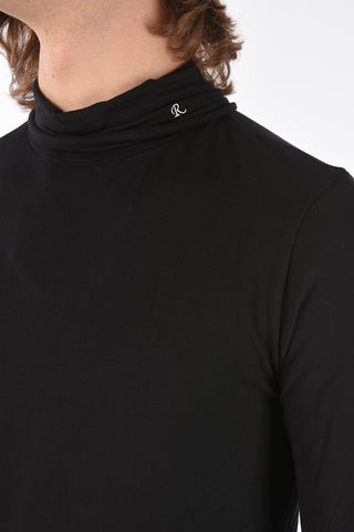 solid color Lightweight UNI SOUS turtleneck sweater