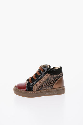 sneakers basse in pelle vernicata effetto pitone con stringhe in lurex 