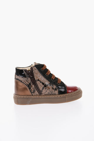 sneakers basse in pelle vernicata effetto pitone con stringhe in lurex 
