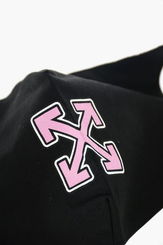 Maschera facciale con frecce logo