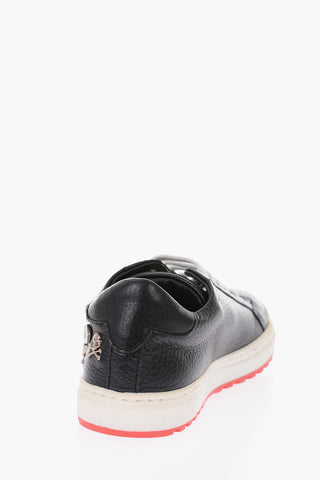 sneakers MIKY in pelle martellata con borchie
