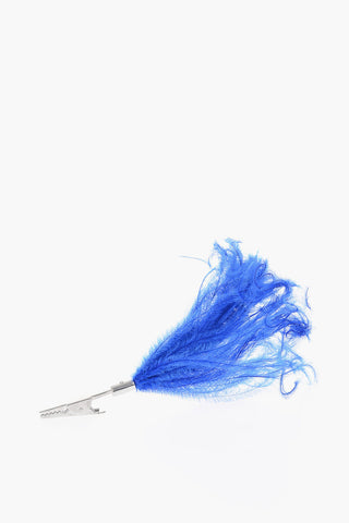 Metal clip with osterich feathers