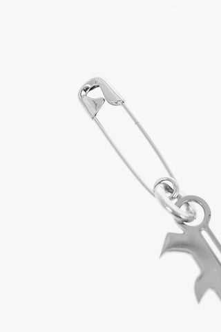 set of 5 metal brooches with pendant