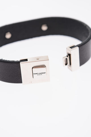 Bracciale in Pelle con Logo in Metallo