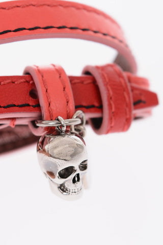 leather bracelet with buckle fastening and Skull charm