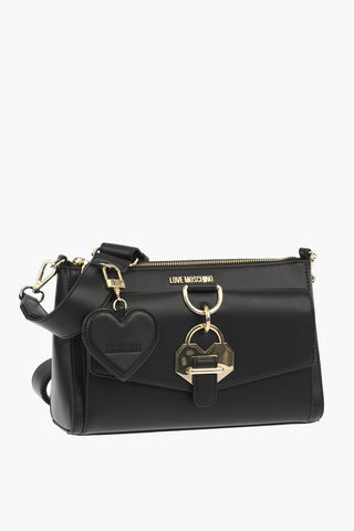 LOVE borsa a tracolla in ecopelle con pendente a cuore e maxi tasca frontale