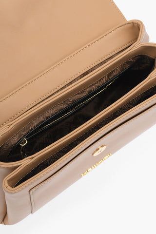 LOVE borsa in ecopelle con tracolla a catena