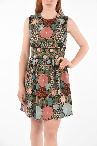 Vestito Shift Ricamato con Dettagli Cut-out