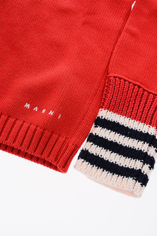 maglia girocollo con chiusura sul retro
