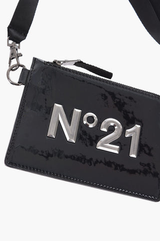 mini clutch in ecopelle con logo in rilievo