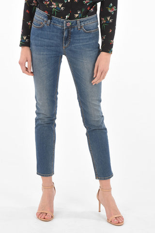 PRETTY Jeans Slim Fit a Vita Bassa con Bottone Gioiello
