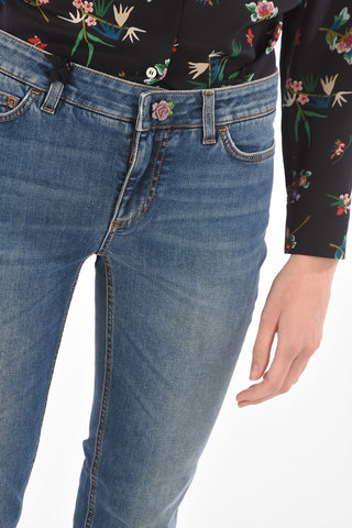 PRETTY Jeans Slim Fit a Vita Bassa con Bottone Gioiello