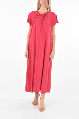 Maxi Dress con Collo Intrecciato e Maniche Cape