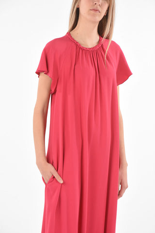 Maxi Dress con Collo Intrecciato e Maniche Cape
