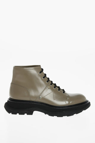 Combat Boots with Contrasting Laces and Visible stitchings