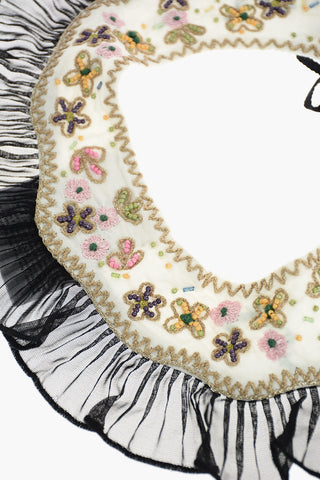 ruffles collar with beads