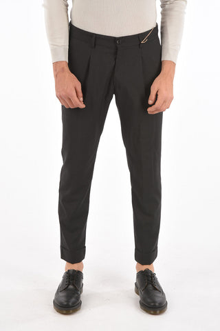 pantaloni in lana vergine a una pince