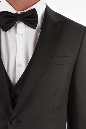 Dreiteiliger Anzug mit Weste CERIM.ACADEMY, einfacher Rückenschlitz und Spitzrevers