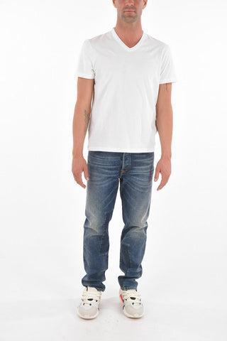 solid color V-neck t-shirt
