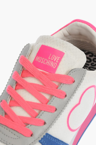 LOVE sneakers WALK 25 con dettagli in suede e lacci fluo